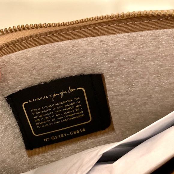 Coach 🎁 X JLo Wristlet with Gold Accents NWT🎁 Gift Ready - Picture 5 of 7